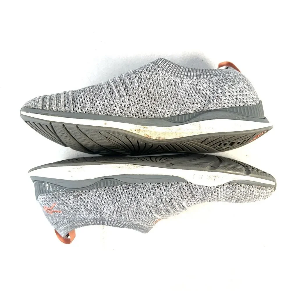 KURU stride sneaker